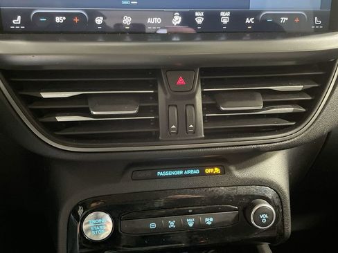 Used 2023 Ford Escape SE image 18