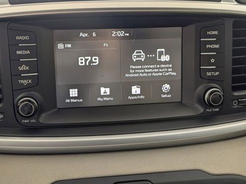 Used 2020 Kia Sorento LX FWD image 18