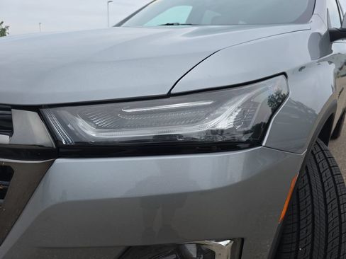 Used 2023 Chevrolet Traverse RS AWD/4WD image 36