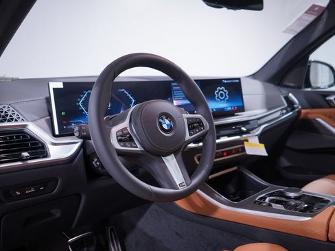 Used 2026 BMW X5 sDrive40i w/ M Sport Package RWD image 6