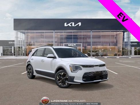 New 2025 Kia Niro Wave w/ Wave Preserve Package FWD image 8