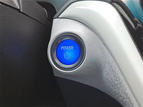 Used 2017 Chevrolet Bolt Premier w/ Driver Confidence II Package image 20