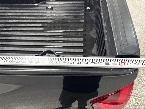 Used 2019 Toyota Tacoma SR image 12