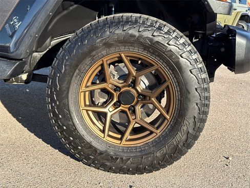 Used 2020 Jeep Wrangler Unlimited Sahara w/ Dual Top Group image 7