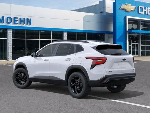 New 2026 Chevrolet Trax LT w/ Driver Confidence Package FWD image 3