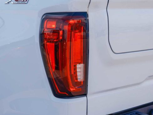 Used 2020 GMC Sierra 1500 SLT w/ SLT Premium Package AWD/4WD image 7