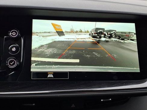 Used 2023 Buick Envision Essence image 13