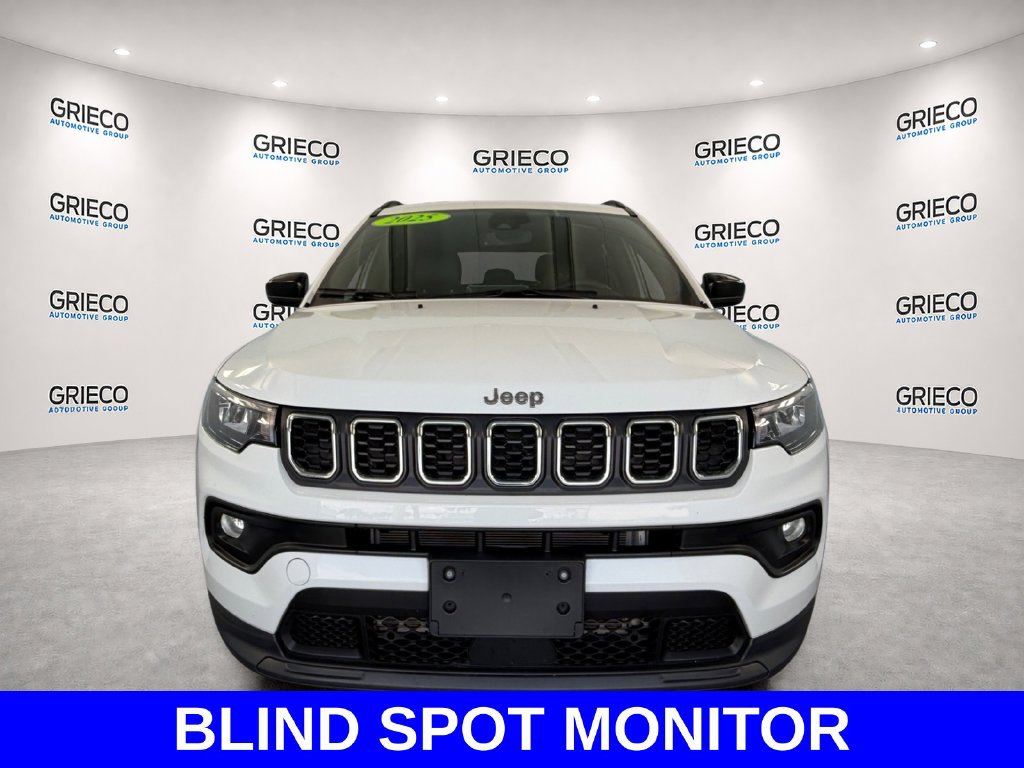 Used 2025 Jeep Compass Latitude w/ Sun & Sound Group AWD/4WD image 2
