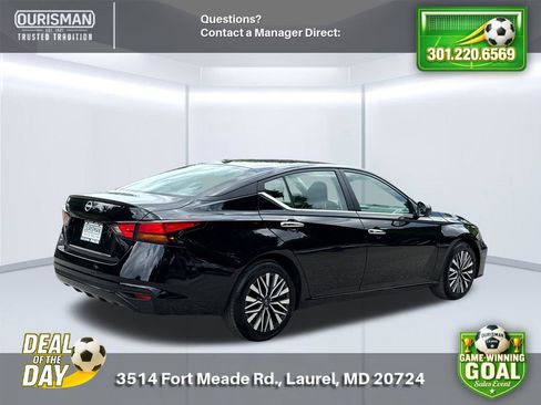 Used 2025 Nissan Altima 2.5 SV FWD image 3