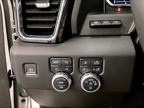 Used 2023 GMC Sierra 1500 Denali w/ Denali Reserve Package AWD/4WD image 40