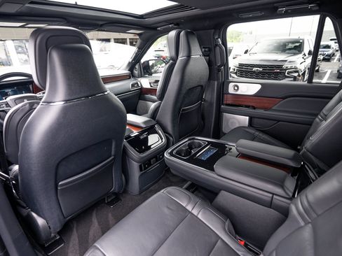 Used 2023 Lincoln Navigator Reserve AWD/4WD image 20