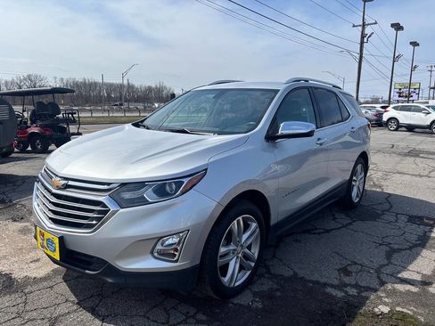Used 2019 Chevrolet Equinox Premier image 2