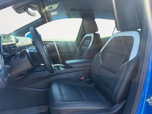 Used 2024 Chevrolet Blazer EV LT AWD/4WD image 9
