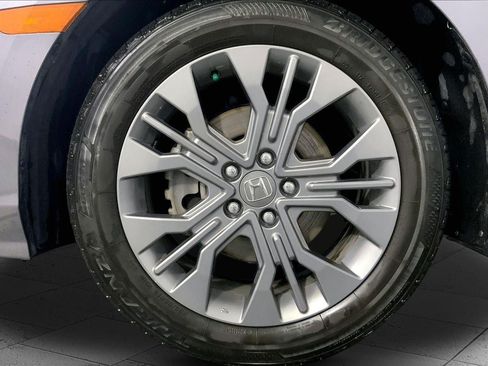 Used 2025 Honda Odyssey Touring image 9