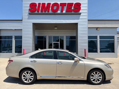 Used 2011 Lexus ES 350 w/ Preferred Accessory Package FWD image 1