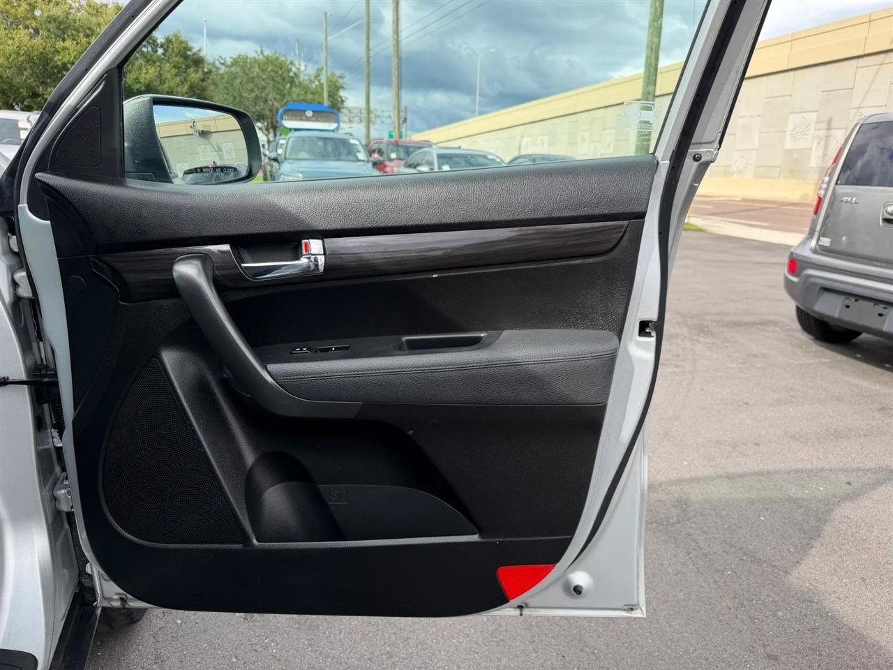 Used 2013 Kia Sorento LX FWD image 32