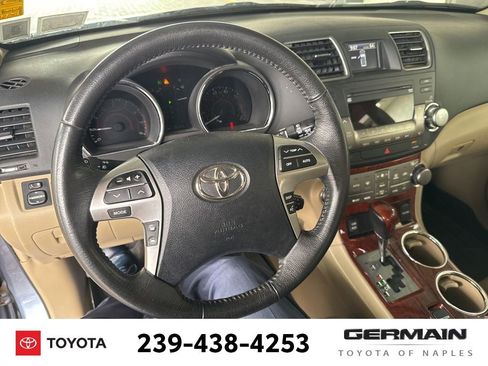 Used 2012 Toyota Highlander Limited image 19