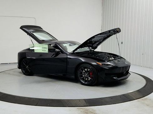 New 2026 Nissan Z Performance w/ Floor Mat Package RWD image 9