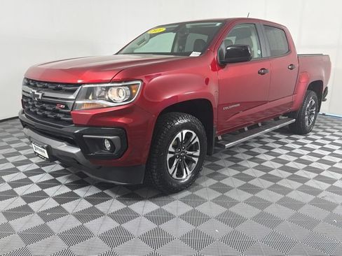 Used 2021 Chevrolet Colorado Z71 AWD/4WD image 2