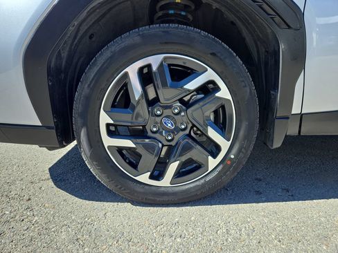 Used 2025 Subaru Forester Limited AWD/4WD image 10
