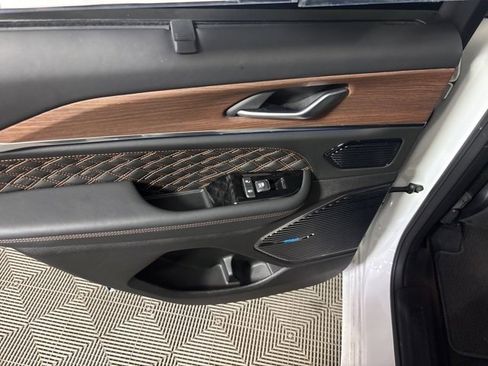 Used 2022 Jeep Grand Cherokee Summit w/ Luxury Tech Group V image 23