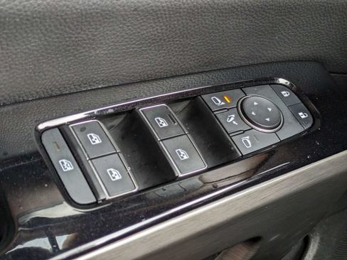 Used 2024 Nissan Pathfinder Platinum FWD image 28