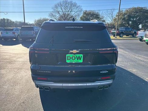 Used 2025 Chevrolet Traverse LT w/ Sun and Wheel Package image 8