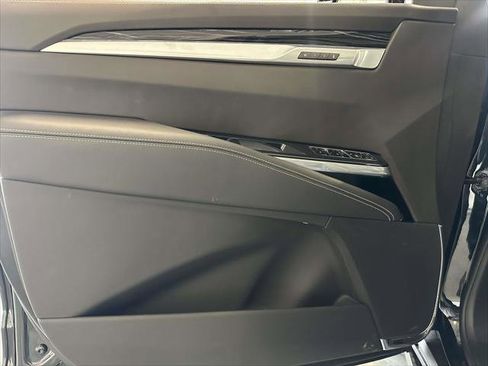 Used 2025 Cadillac Escalade ESV Sport image 21