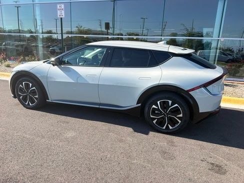 Used 2022 Kia EV6 Wind w/ Wind Technology Package AWD/4WD image 17