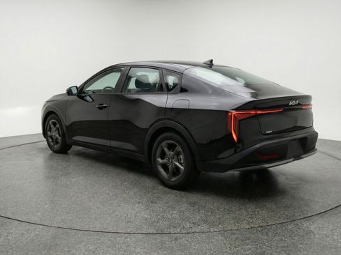 Used 2025 Kia K4 FWD image 6