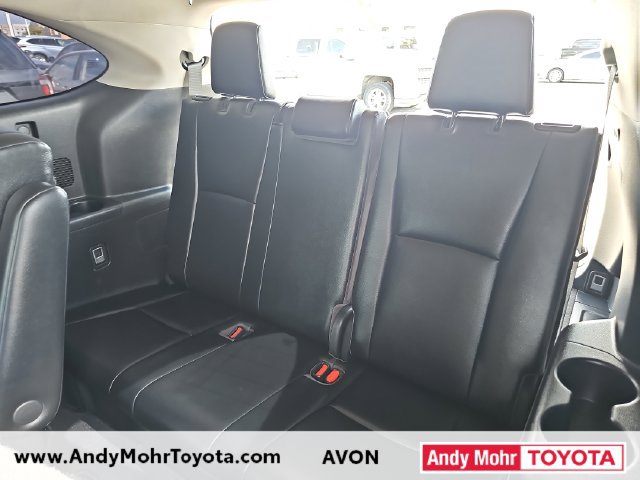 Used 2022 Toyota Highlander XLE AWD/4WD image 17