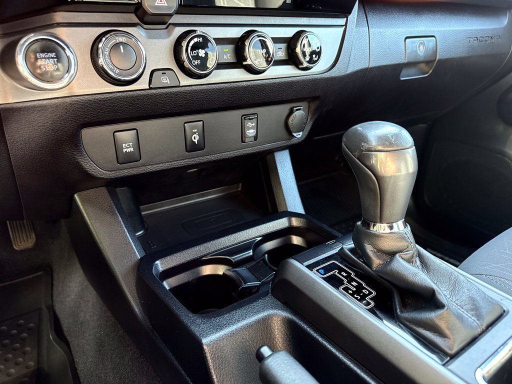 Used 2017 Toyota Tacoma TRD Off-Road w/ Tow Package AWD/4WD image 23