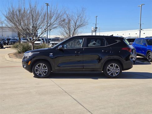 Certified 2021 Kia Seltos LX image 12