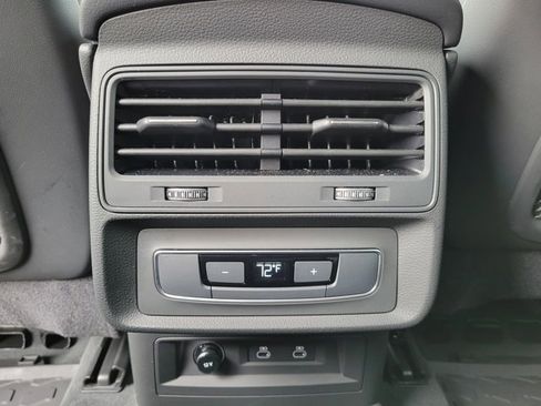 Used 2025 Audi Q8 Premium w/ Convenience Package image 19