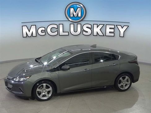 Certified 2017 Chevrolet Volt LT image 1