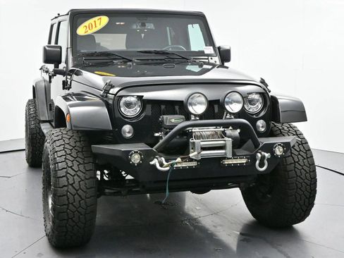 Used 2017 Jeep Wrangler Unlimited Sahara w/ Connectivity Group AWD/4WD image 2