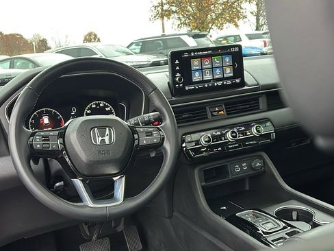 Used 2023 Honda Pilot Touring image 13