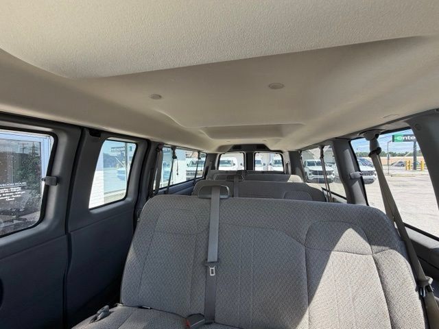 Used 2025 Chevrolet Express 3500 LS RWD image 18