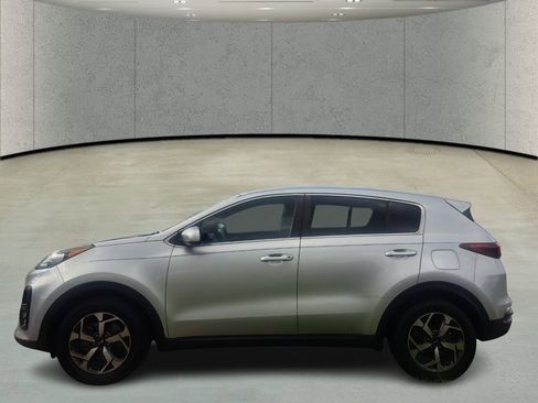 Used 2020 Kia Sportage LX image 8
