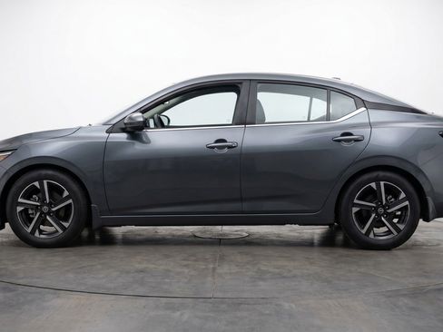 Used 2025 Nissan Sentra SV FWD image 5