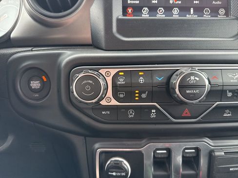 Used 2023 Jeep Wrangler Sport S image 17