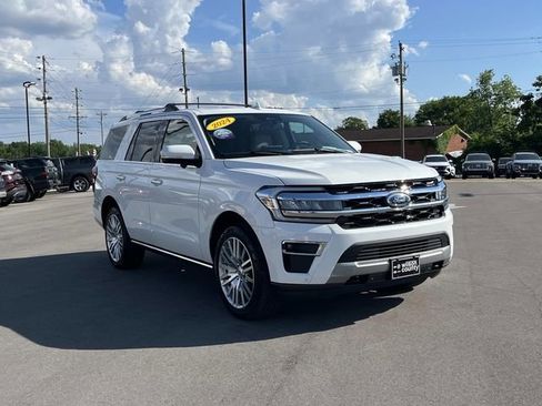 Used 2024 Ford Expedition Limited AWD/4WD image 3