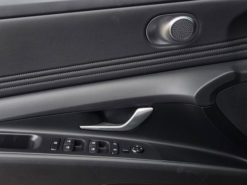 New 2026 Hyundai Elantra Limited FWD image 16