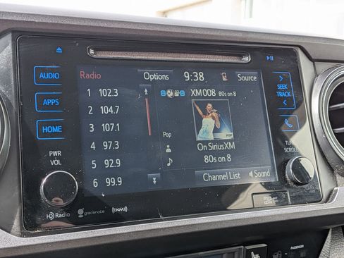 Used 2017 Toyota Tacoma SR5 AWD/4WD image 21