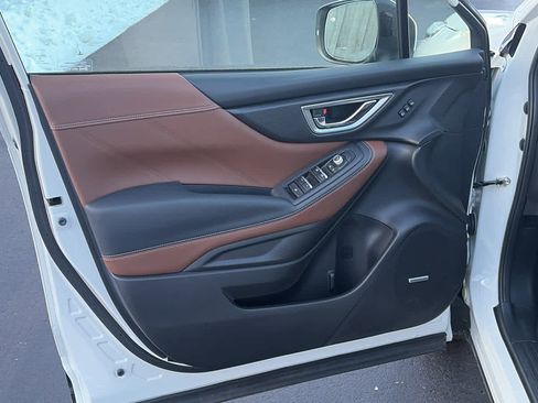 Used 2023 Subaru Forester Touring image 5