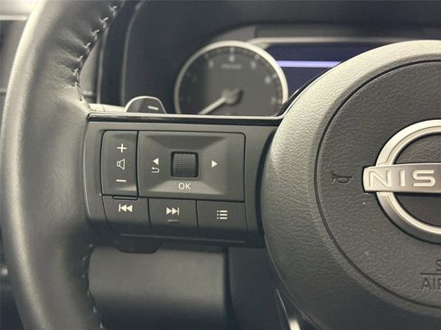 Used 2024 Nissan Pathfinder SL image 17