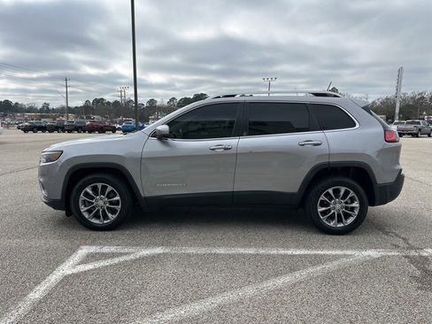 Used 2019 Jeep Cherokee Latitude Plus image 4