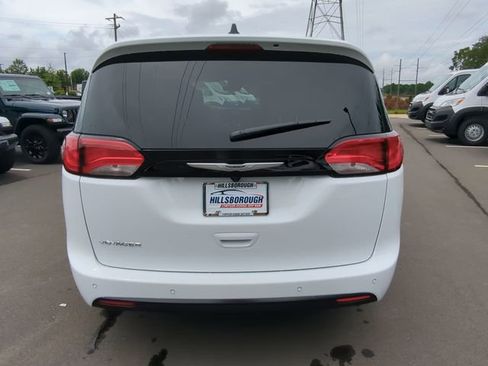 New 2026 Chrysler Voyager LX image 18