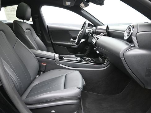 Used 2024 Mercedes-Benz CLA 250 4MATIC image 7