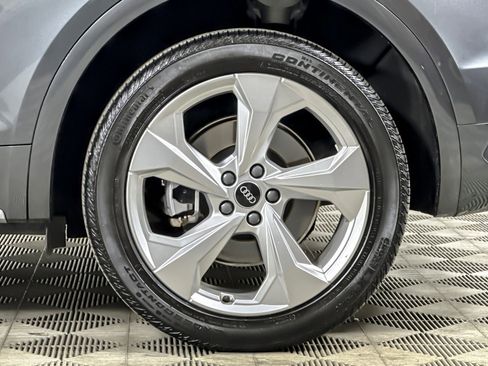 Used 2023 Audi Q5 2.0T Premium w/ Convenience Package image 24